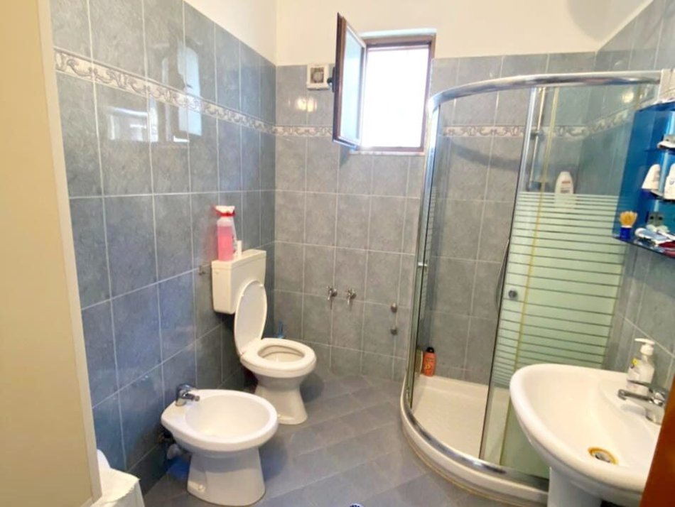 Kavaje, shitet Vile 4+1+Aneks+Ballkon , 393 m² 120.000 € (rruga Egnatia , Kavaje)