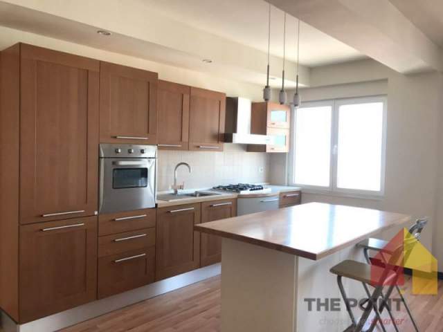 Tirane, jepet me qera Dublex Kati 5, 200 m² 1.000 Euro