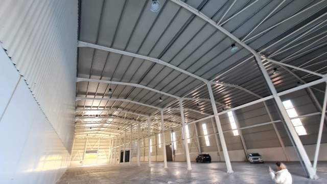 Tirane, ofert magazine Kati 0, 2.200 m² 9.900 Euro (perball OTP bank)