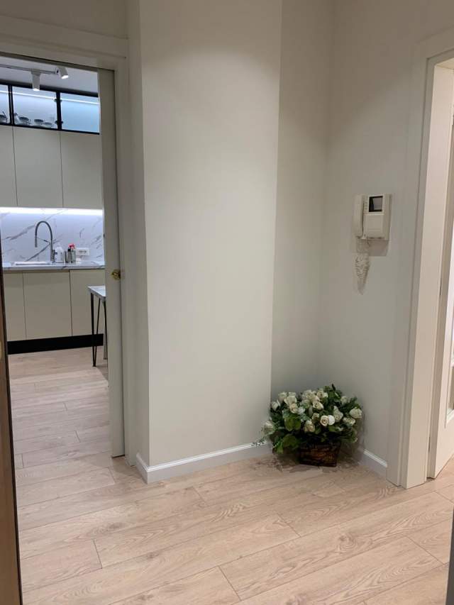 Tirane, jepet me qera zyre Kati 4, 130 m² 1.200 Euro (Rruga Ibrahim Rugova)