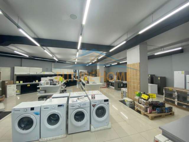 Tirane, jepet me qera ambjent biznesi Kati 1, 405 m² 3.000 Euro (Unaza e Re)