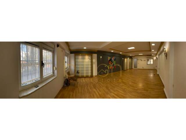 Tirane, jepet me qera ambjent biznesi Kati 1, 122 m² 1.100 Euro (Tek restorant Piazza) Billion2637