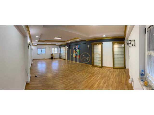 Tirane, jepet me qera ambjent biznesi Kati 1, 122 m² 1.100 Euro (Tek restorant Piazza) Billion2637