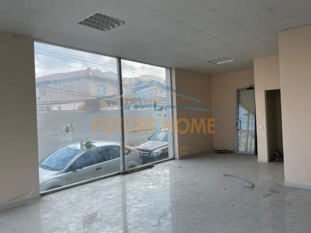 Tirane, jap me qera ambjent biznesi Kati 0, 90 m² 1200 Euro (Myslym Shyri)