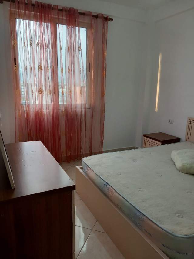 Tirane, jepet me qera apartament 2+1+BLK Kati 8, 85 m² 35.000 Leke (Yzberisht, prane kmy)