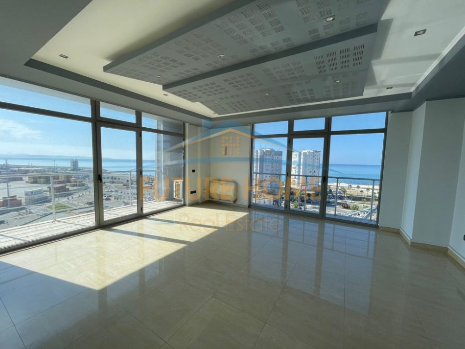 Durres, jepet me qera ambjent biznesi Kati 9, 207 m² 2.000 € (Durres,Vollga)