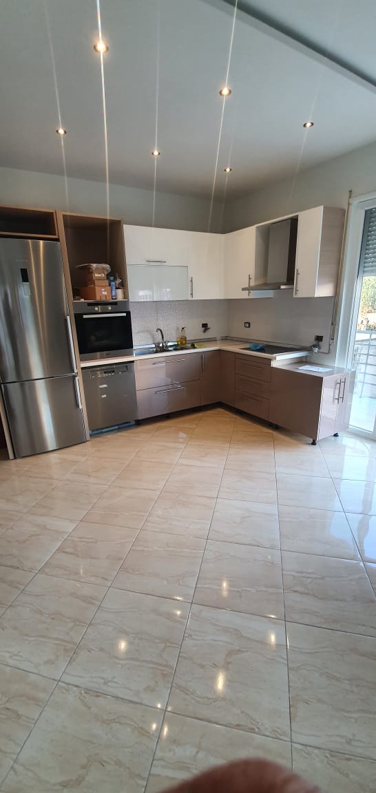Tirane, shes apartament 2+1+BLK Kati 3, 117 m² 84.000 Euro (fresku)