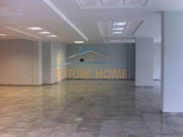 Tirane, jap me qera ambjent biznesi Kati 0, 425 m² 3.200 Euro (Selvia)