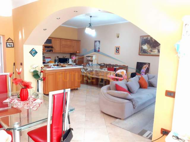 Durres, ofert shtepi 1 Katshe Kati 1, 228 m² 170.000 Euro (Lagjia E Re)