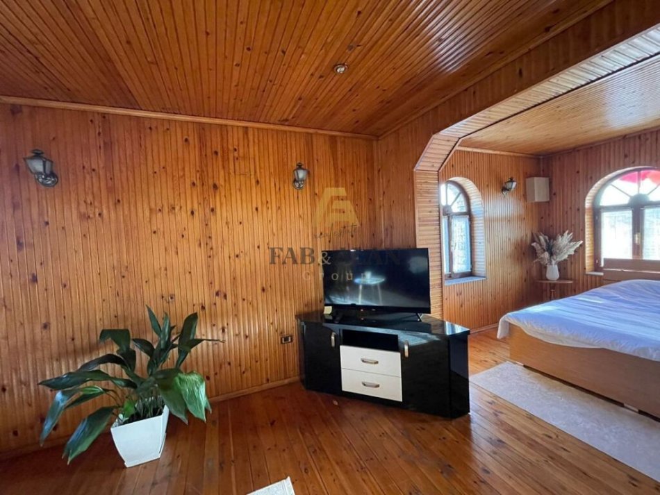 PENTHOUSE PER QERA TEK RRUGA E DIBRES!