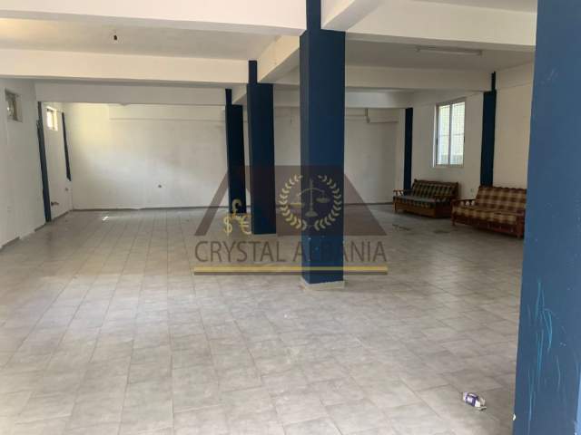 Tirane, jepet me qera ambjent biznesi Kati 0, 160 m² 40.000 Leke (Don Bosko,prane xhamise)