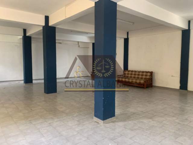 Tirane, jepet me qera ambjent biznesi Kati 0, 160 m² 40.000 Leke (Don Bosko,prane xhamise)