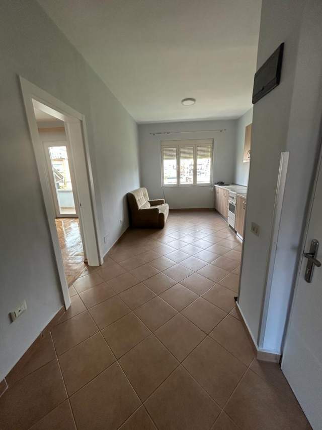 Tirane, jepet me qera apartament 2+1 Kati 5, 63 m² 400 Euro