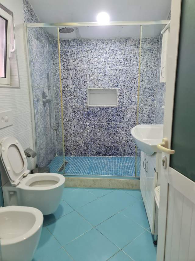 Tirane, jepet me qera Vile 2+1+BLK Kati 3, 100 m² 45.000 Leke (rruga Nikolla Nishku)