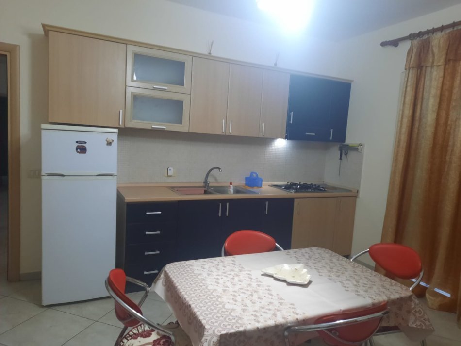 Durres Plazh, jepet me qera apartament 1+1+Ballkon, Kati 5, 65 m2 270 € (Pacarsia Plazh-Durres)