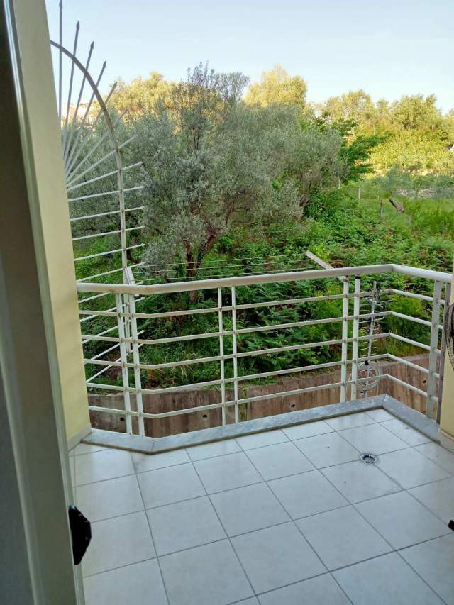 Tirane, jepet me qera apartament 1+1+BLK Kati 2, 70 m² 330 Euro (Rruga Peti)