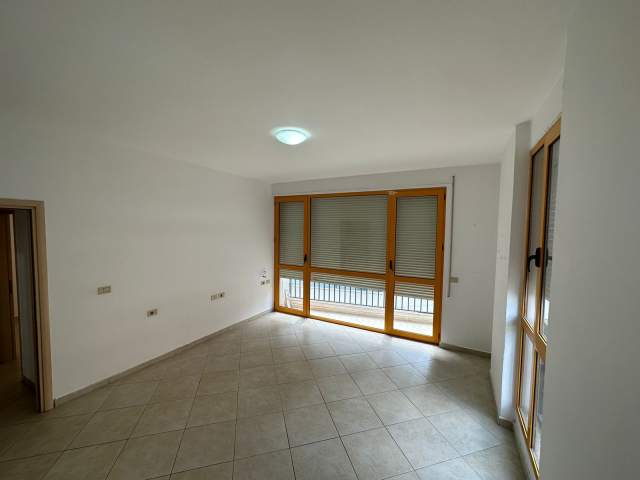 Tirane, shes apartament 2+1+A+BLK Kati 3, 122 m² 205.000 Euro (komuna e parisit)