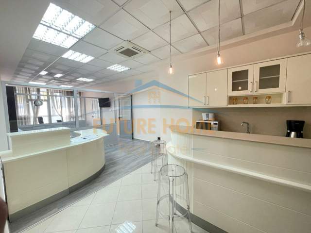 Tirane, jap me qera ambjent biznesi Kati 2, 90 m² 700 Euro