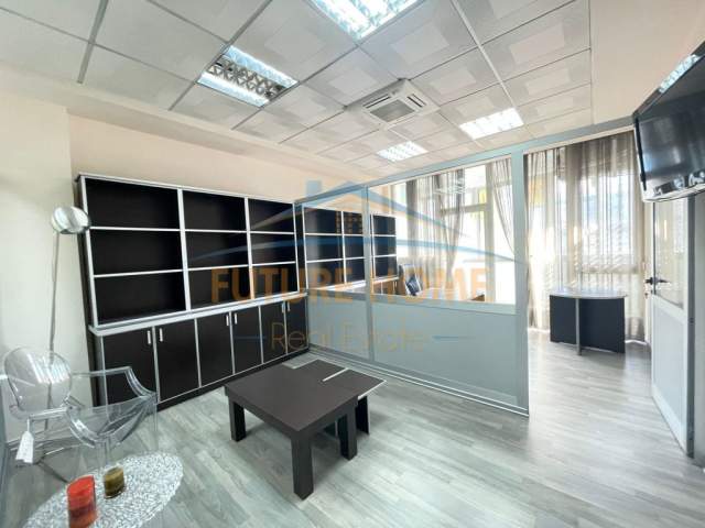 Tirane, jap me qera ambjent biznesi Kati 2, 90 m² 700 Euro