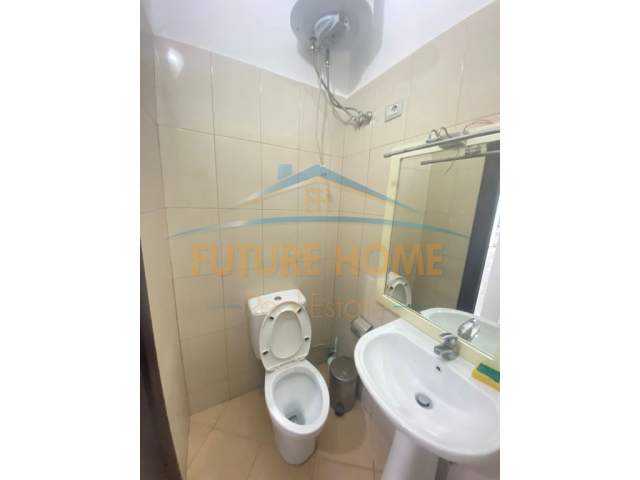 Tirane, jap me qera ambjent biznesi Kati 0, 32 m² 280 Euro (zef jubani)