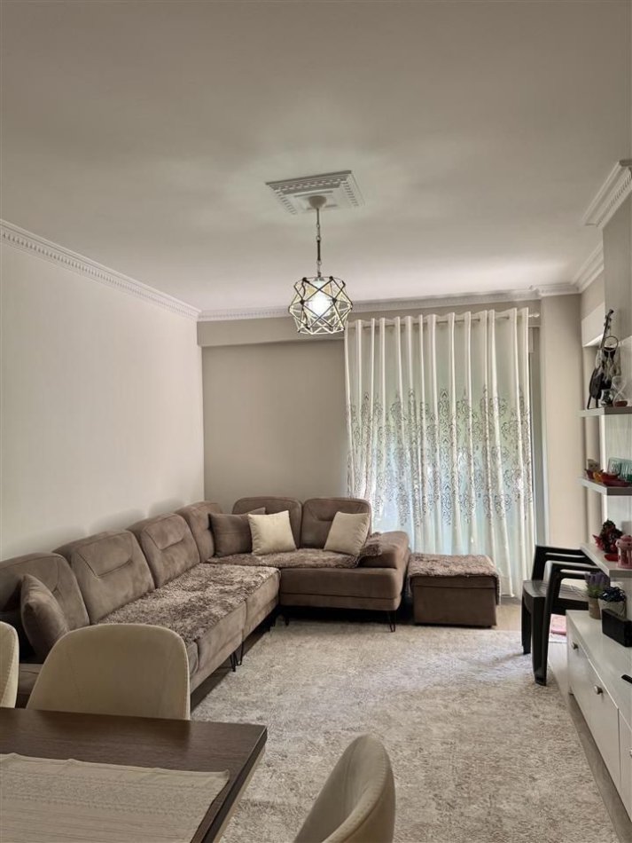 Tirane, jepet me qera apartament 1+1 Kati 3, 60 m² 550 € (21 dhjetori)
