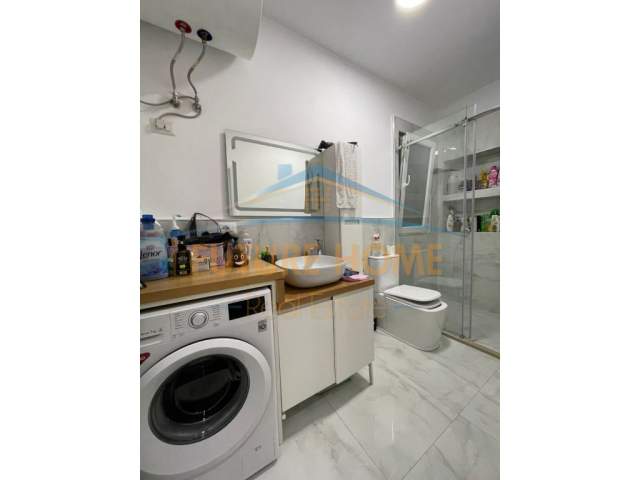 Tirane, jap me qera 2+1 Kati 1, 72 m² 400 Euro