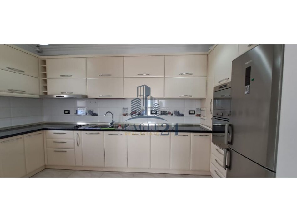 Tirane, shes apartament+verande | Penthouse 3+1+Aneks+Ballkon Kati 10, 294 m² (SELVIA,QENDER)