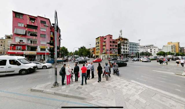Tirane, shes ambjent biznesi Kati 0, 54.3 m² 250.000 Euro (21 Dhjetori)