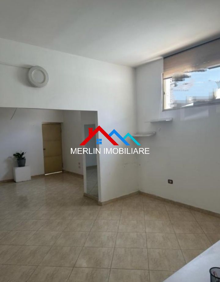 Tirane, jepet me qera ambjent biznesi Kati 0, 50 m² 400 € (Laprake)