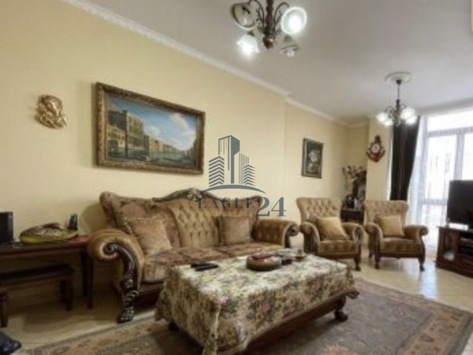 Tirane, shes apartament 1+1+Ballkon Kati 6, 78 m² 99.000 € (fresku)