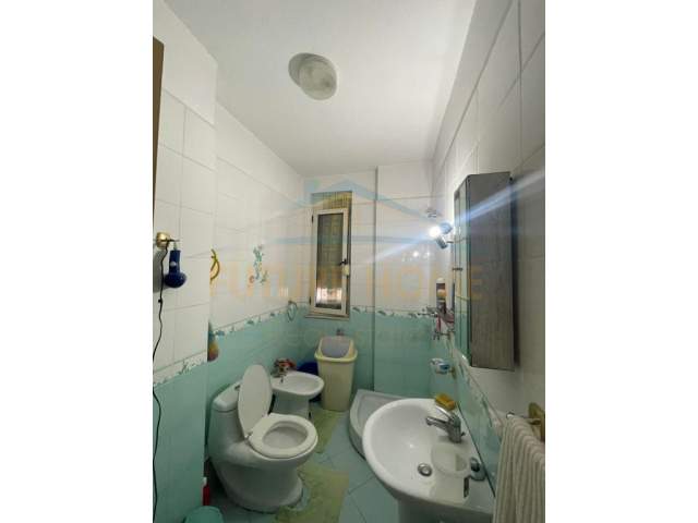 Tirane, shitet apartament 2+1 Kati 8, 105 m² 75.000 Euro (vila l)