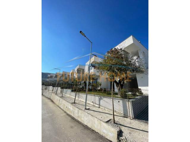 Tirane, shitet Vile 4+1+BLK Kati 0, 200 m² 340.000 Euro (Kodra E Diellit )