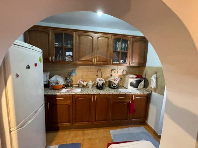 Tirane, shes apartament 3+1 Kati 5, 87 m² 100.000 Euro (Bulevardi Zogu I.)