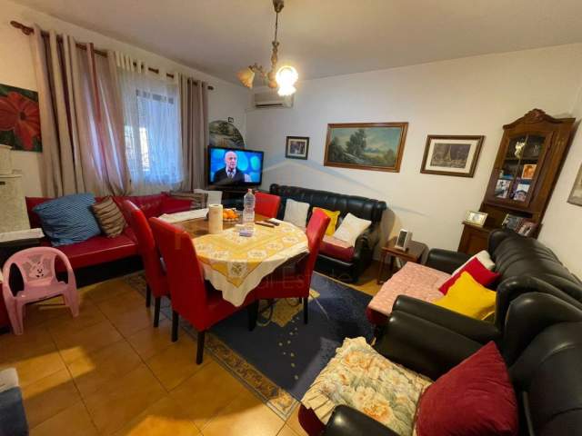 Tirane, shes apartament 3+1 Kati 5, 87 m² 100.000 Euro (Bulevardi Zogu I.)