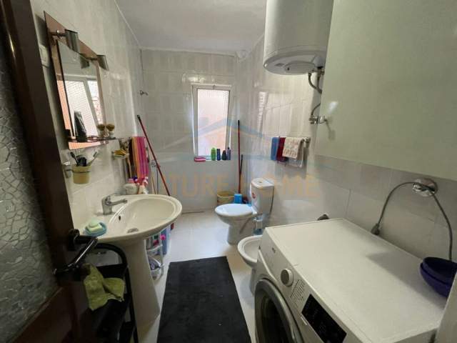 Tirane, shes apartament 3+1 Kati 5, 87 m² 100.000 Euro (Bulevardi Zogu I.)