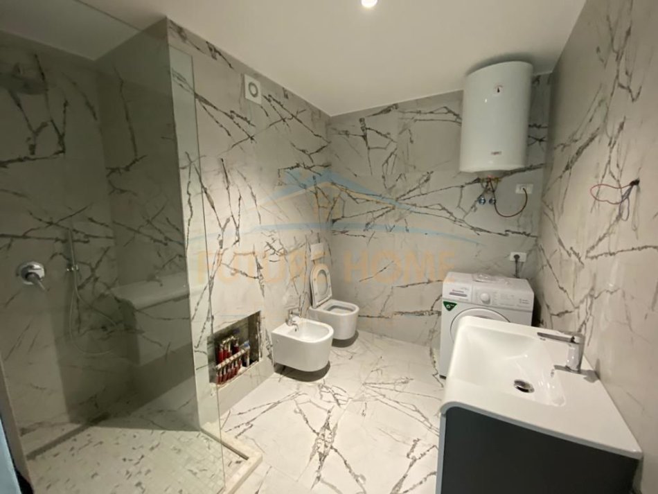 Durres, jepet me qera apartament 1+1 Kati 12, 89 m² 750 € (Vollga, Durres)