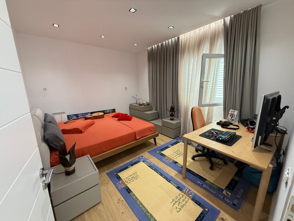 Tirane, jepet me qera apartament 2+1 Kati 3, 90 m² 1.000 € (qender tirane)