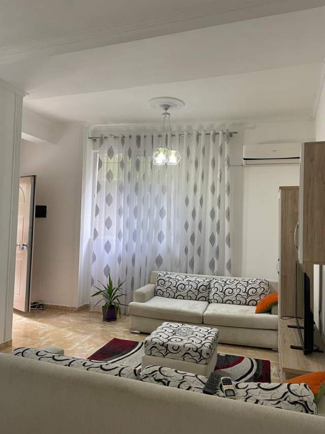 Tirane, shitet apartament Kati 1, 85 m² 60.000 Euro (QESARAK)