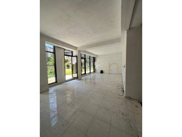 Tirane, shitet ambjent biznesi Kati 1, 121 m² 260.000 Euro (Ali Demi, Tirana, Albania)