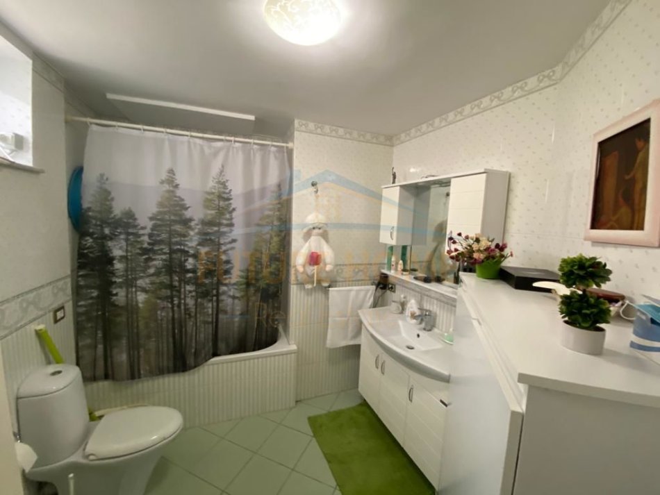 Durres, shitet apartament 3+1+Ballkon Kati 10, 228 m² 280.000 € (VOLLGA)