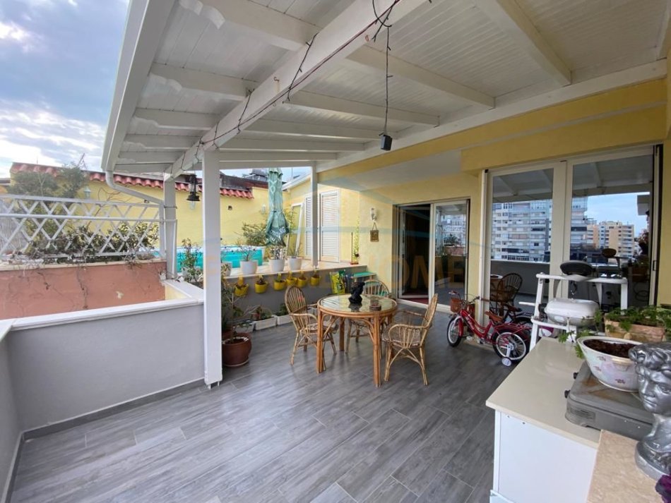 Durres, shitet apartament 3+1+Ballkon Kati 10, 228 m² 280.000 € (VOLLGA)