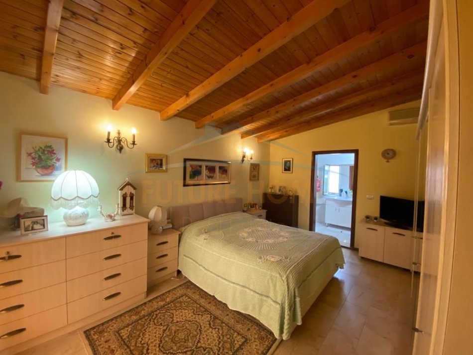 Durres, shitet apartament 3+1+Ballkon Kati 10, 228 m² 280.000 € (VOLLGA)