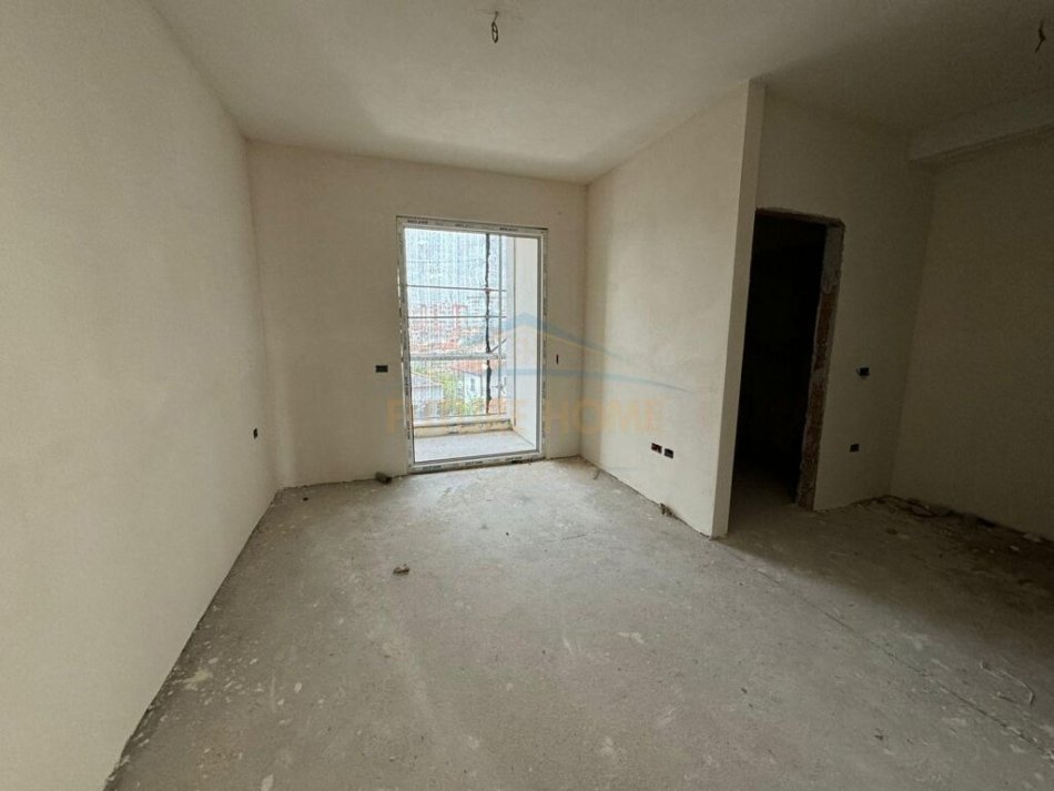 Tirane, shitet apartament 2+1+Ballkon Kati 2, 108 m² 161.700 € (BULEVARDI I RI)