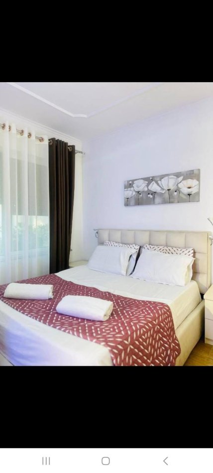 Tirane, jepet me qera apartament duplex 3+1 Kati 1, 160 m² 1.100 € (selvia)