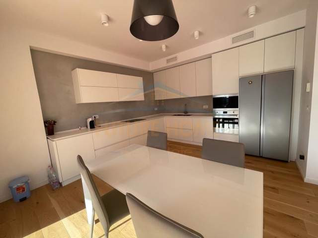Tirane, shitet apartament duplex 2 Katshe Kati 2, 600 m² 1.250.000 Euro (Rezidenca CUCI)