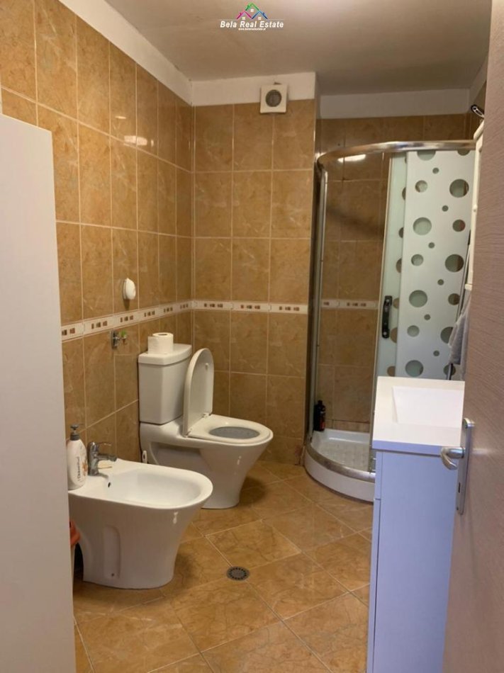 Tirane, shes apartament 2+1 Kati 5, 99 m² 125.000 € (yzberisht)