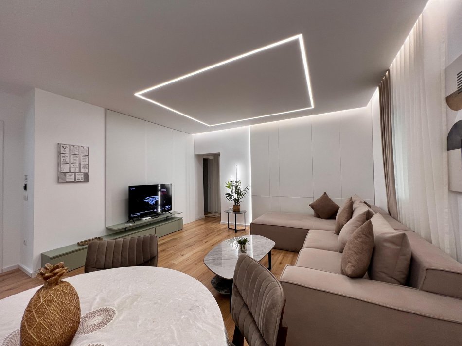 Tirane, jepet me qera apartament 2+1+Ballkon Kati 3, 80 m² 700 € (Shkolla Osman Myderizi pranë Ambasadës Amerikane)