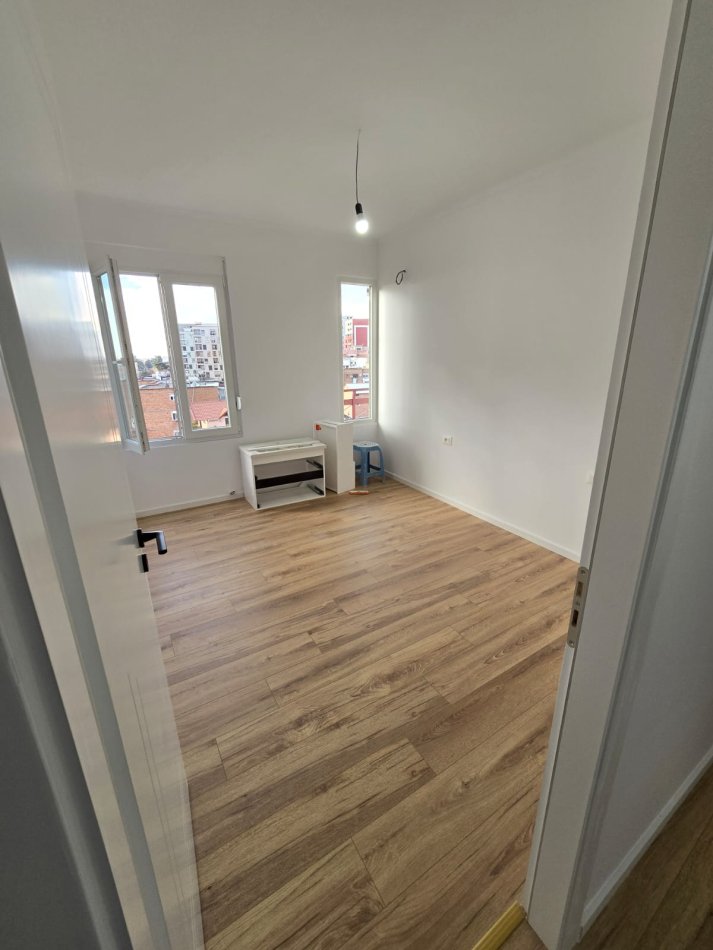 Tirane, shitet apartament 2+1 Kati 5, 64 m² 132.000 € 