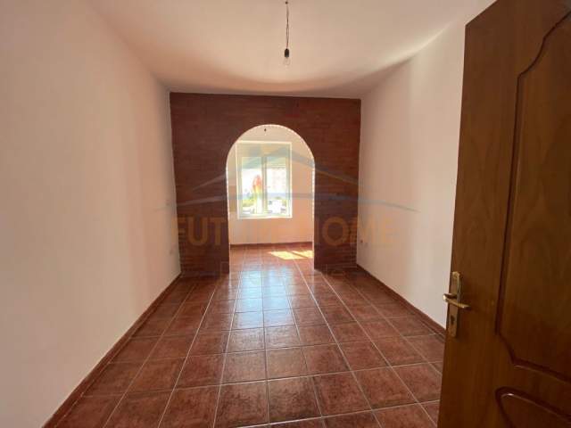 Durres, ofert ambjent biznesi Kati 0, 54 m² 550 Euro (Vollga)