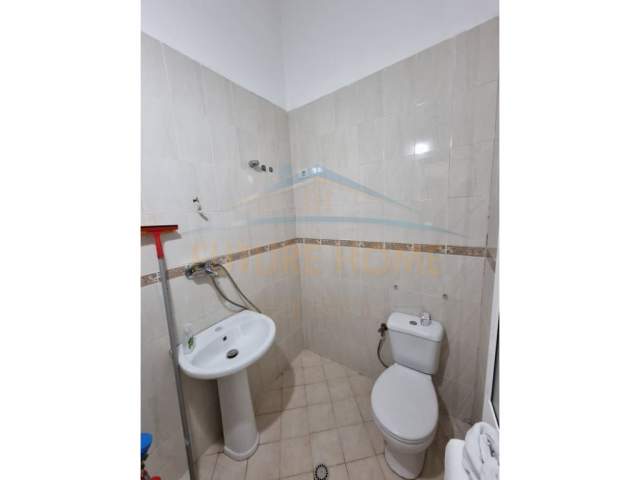 Tirane, shitet dyqan Kati 0, 32 m² 91.000 Euro (Komuna Parisit)